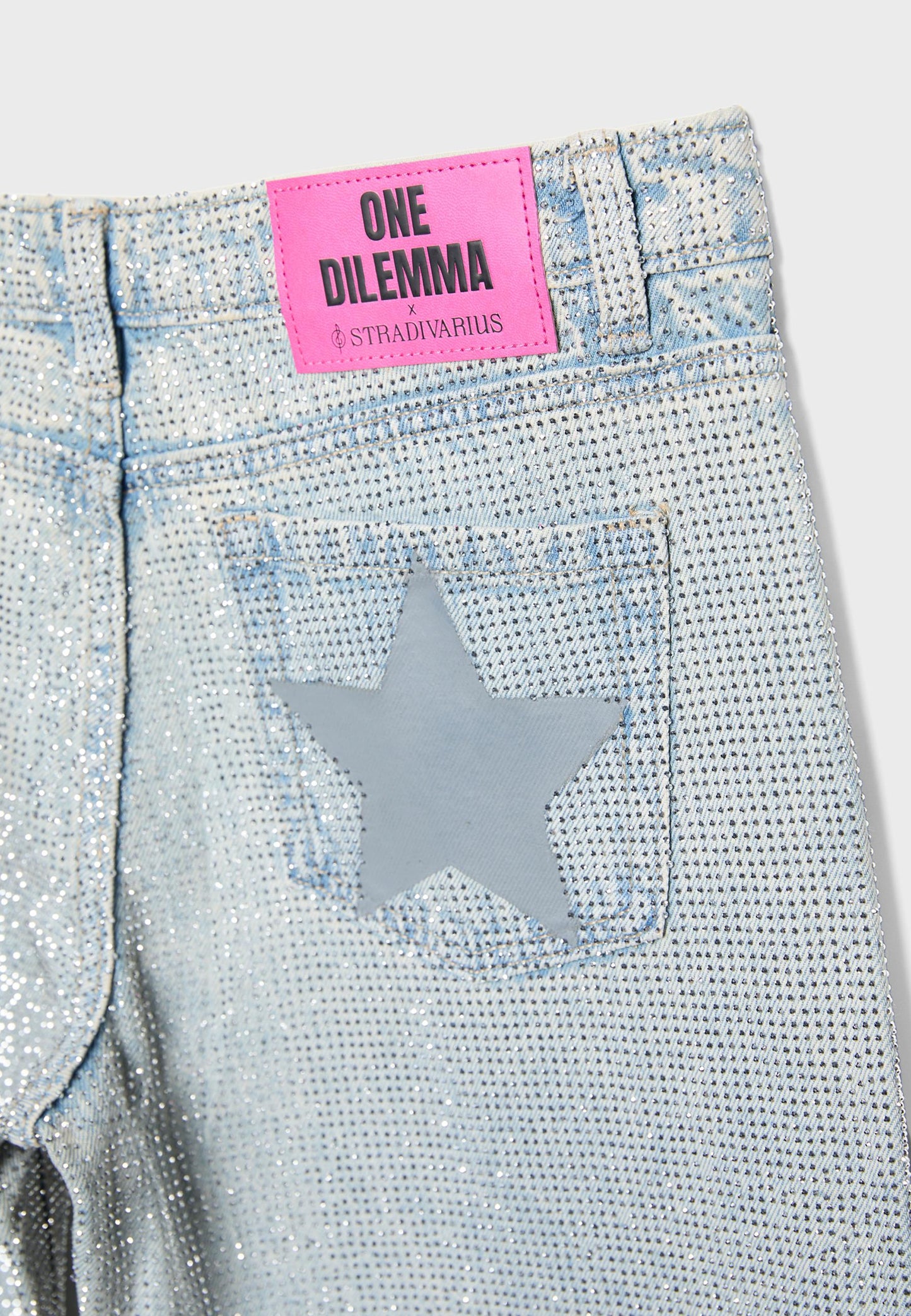 ONE DILEMMA x STRADIVARIUS
 Rhinestone Jeans
