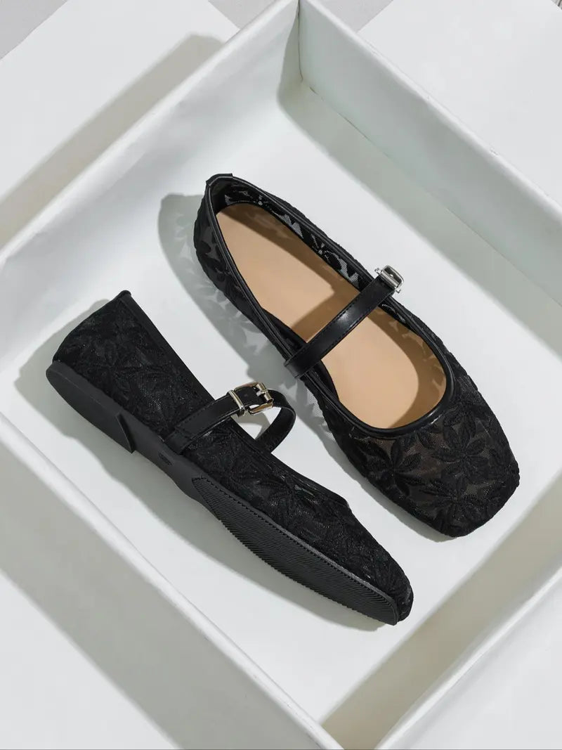 Noirelle Lace Flats
