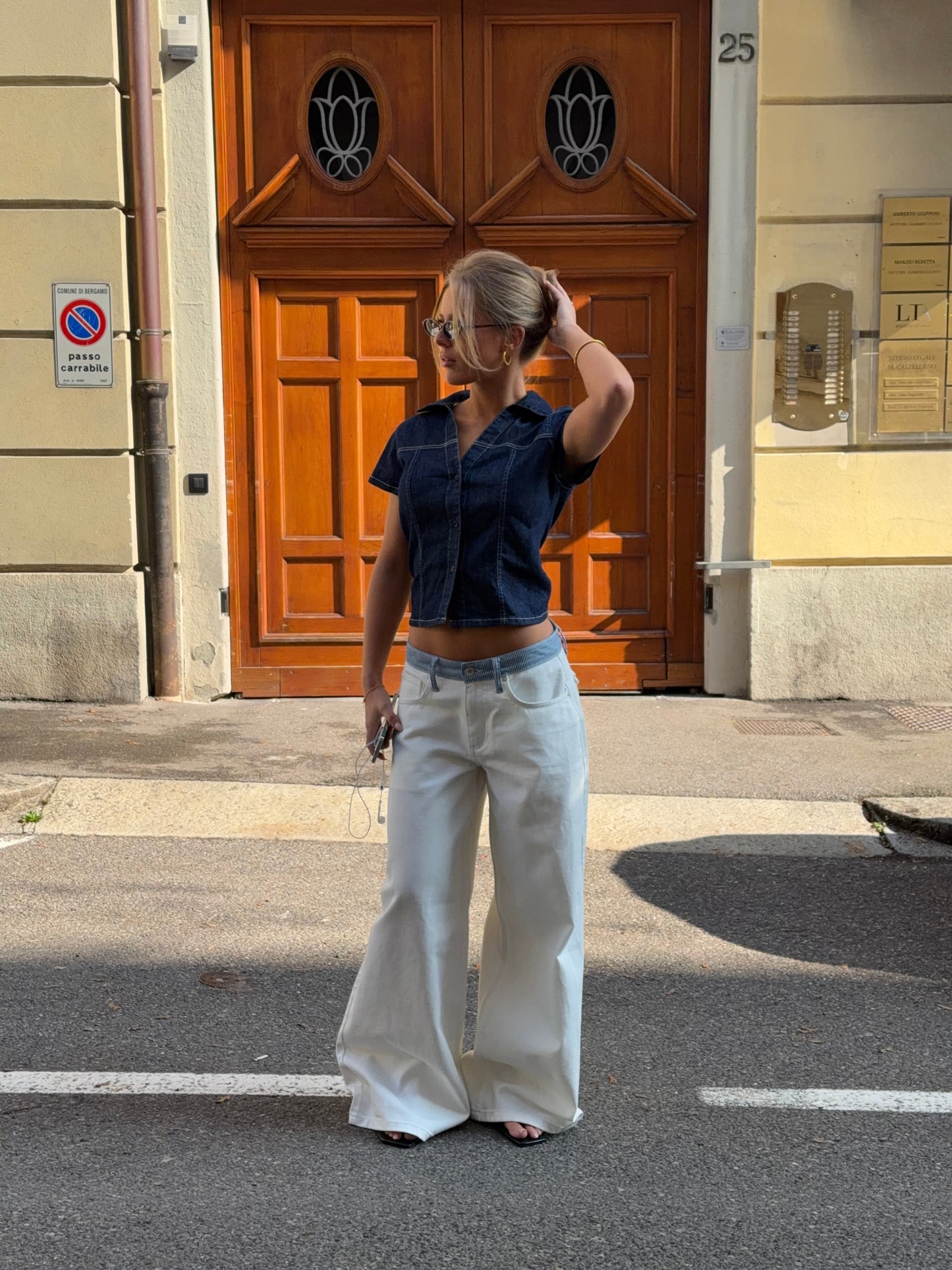 Striped low-waisted loose jeans